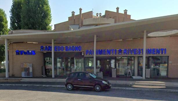 Negozio in vendita a Roma viale Luigi Schiavonetti, 50