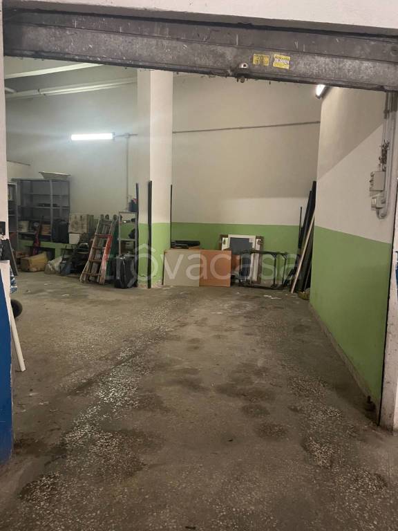 Garage in vendita a Roma via dei Colombi, 131