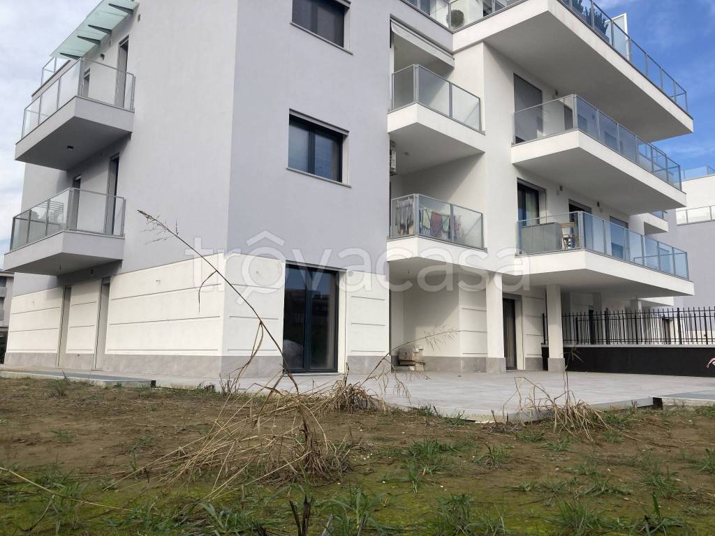 Appartamento in vendita ad Alba corso Piave, 182