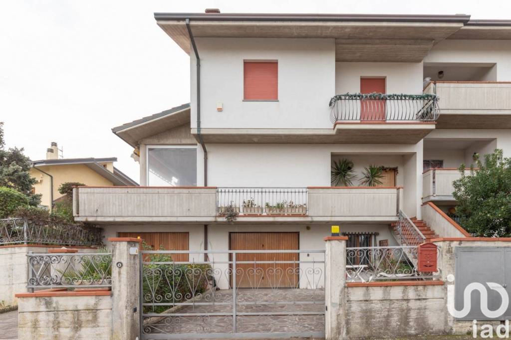 Villa in vendita a Loreto via Colajacono, 108
