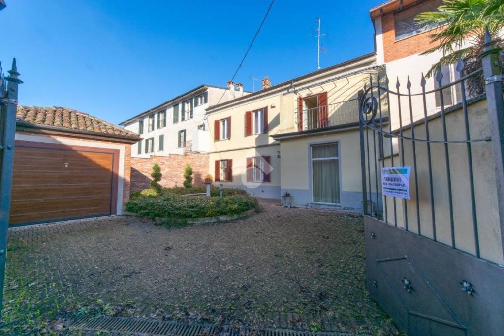 Casa Indipendente in vendita a Ozzano Monferrato via San Rocco, 4