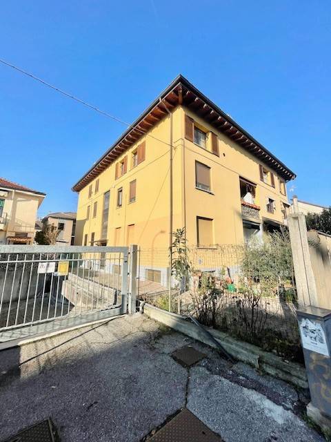 Appartamento in vendita a Cologno Monzese via Dottor Carrobbio, 16