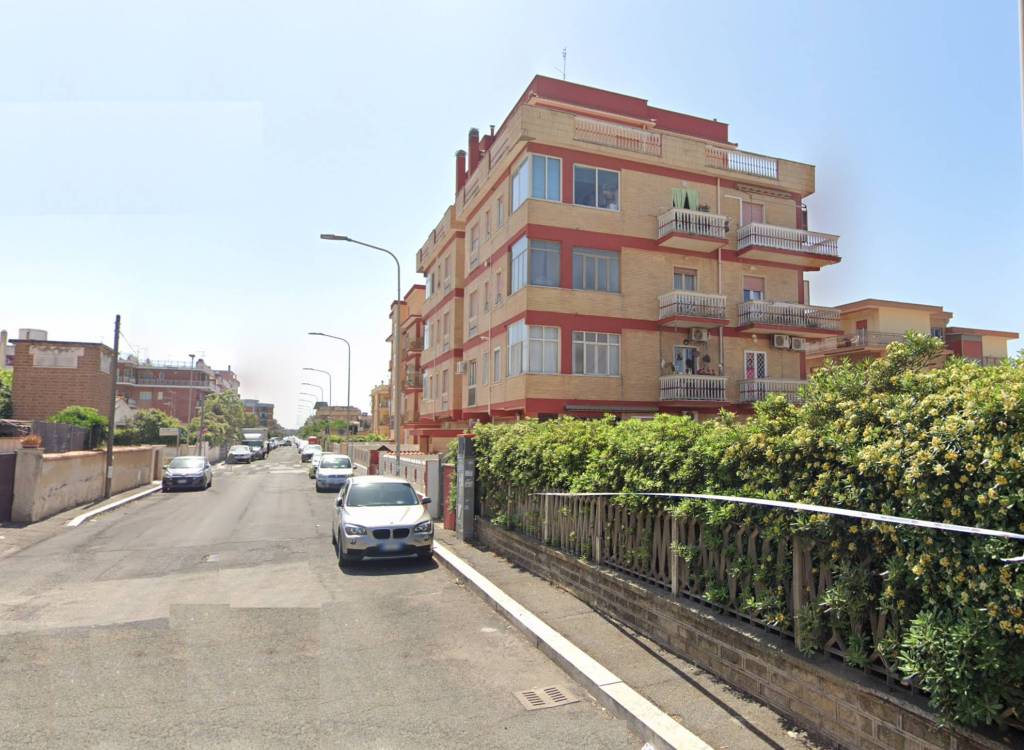 Appartamento in vendita a Pomezia via Rumenia