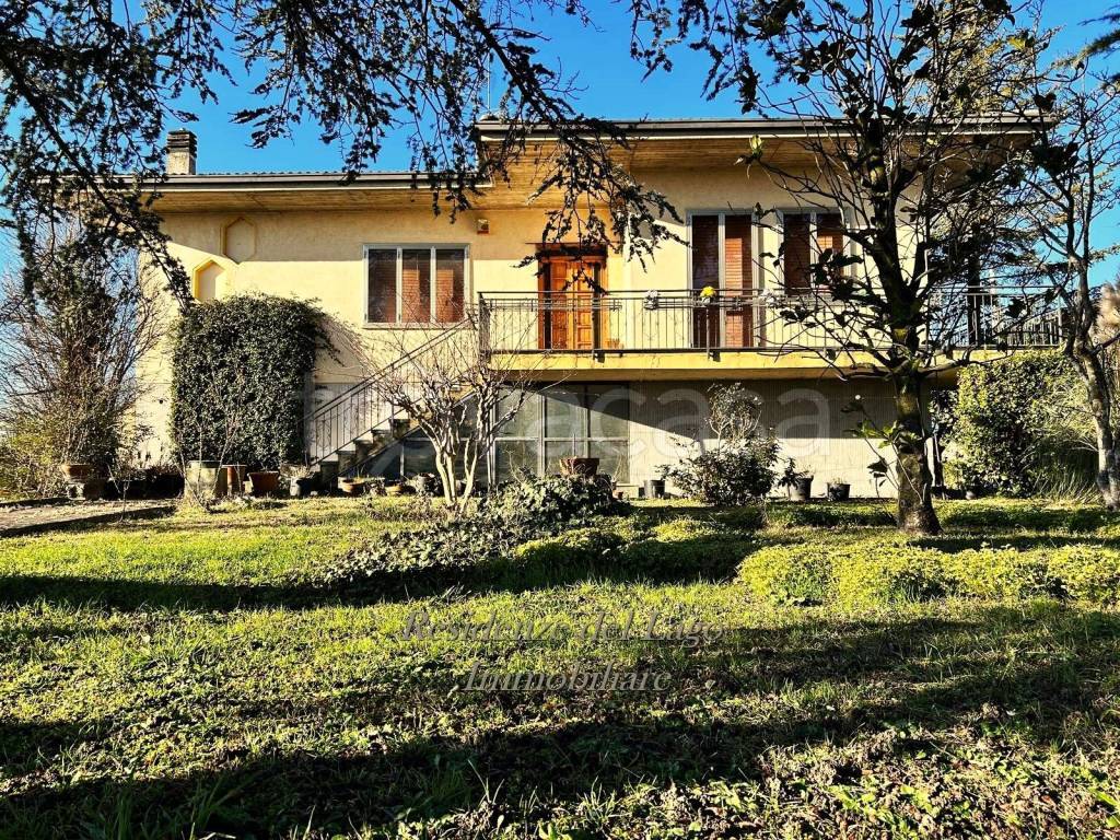 Villa in vendita a Sirmione via Verona, 141