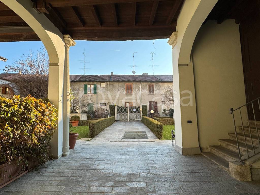 Appartamento in vendita a Trezzo sull'Adda via Jacopo da Trezzo, 39