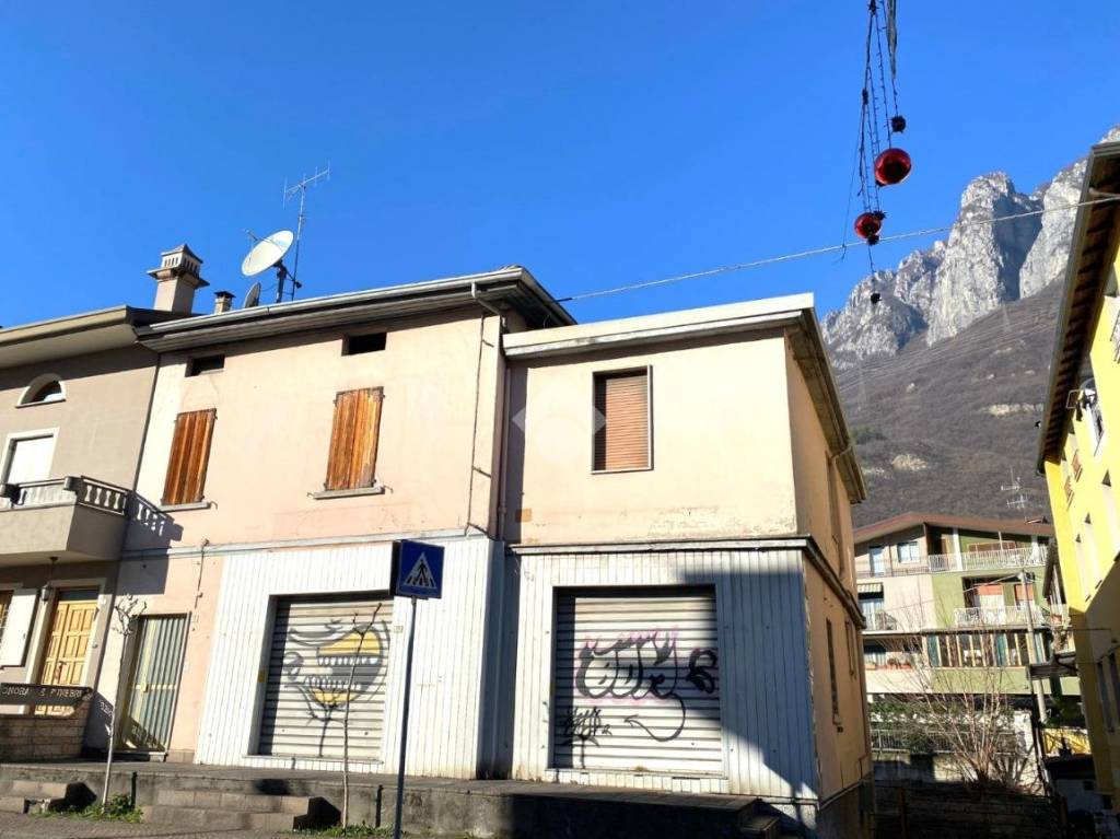 Casa Indipendente in vendita a Darfo Boario Terme via roccole, 23