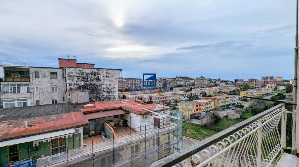 Appartamento in vendita a Napoli via Provinciale Napoli