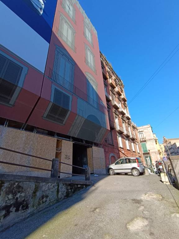 Garage in vendita a Napoli via San Giuseppe dei Nudi, 80