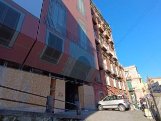 Garage in vendita a napoli via san giuseppe dei nudi, 80