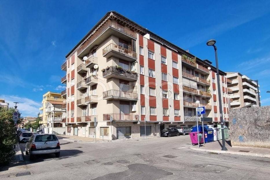 Appartamento in vendita a Pescara via Socrate, 14