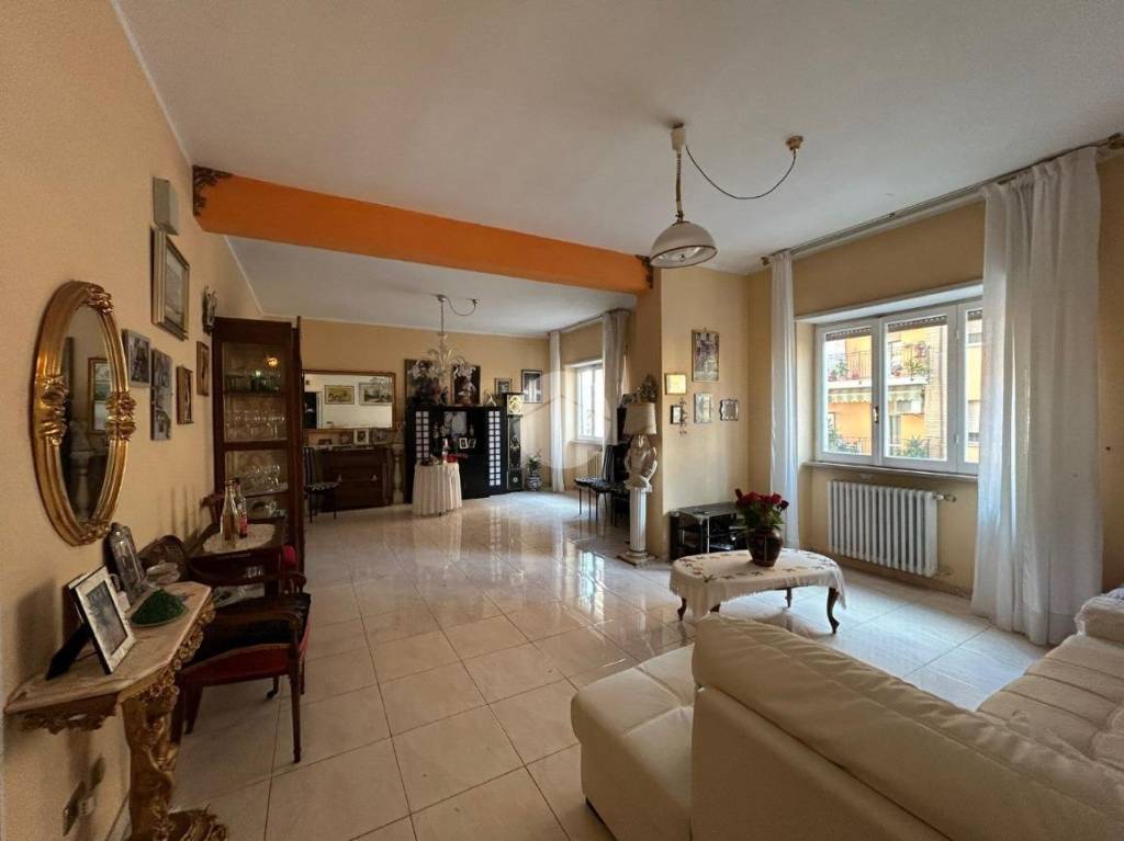 Appartamento in vendita a San Benedetto del Tronto via Piemonte, 121