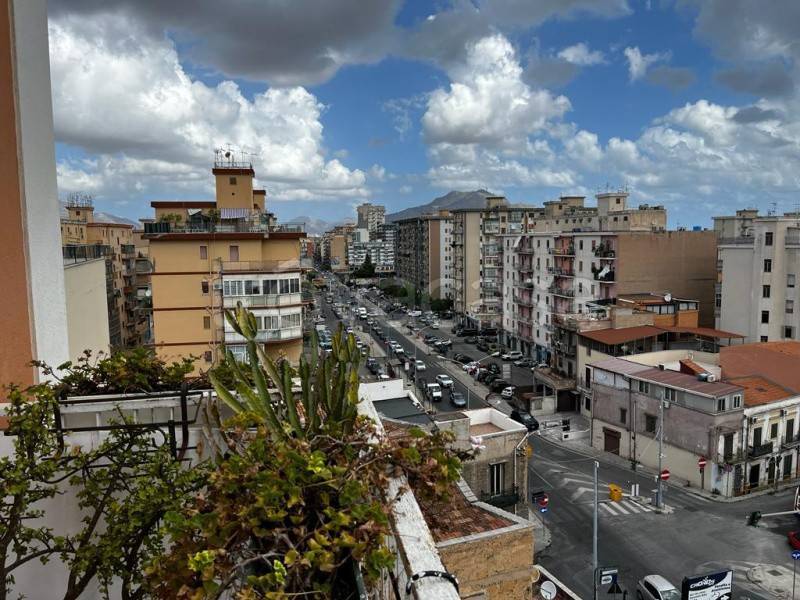 Appartamento in vendita a Palermo via Oreto