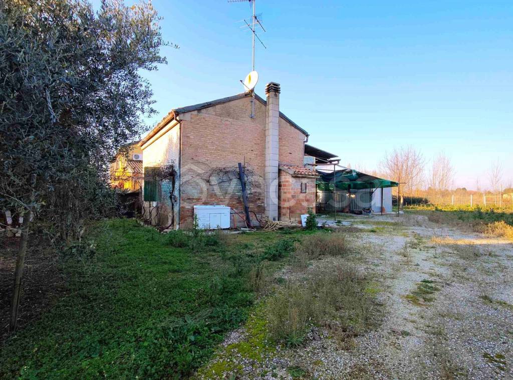 Casa Indipendente in vendita a Ferrara via Penavara, 153
