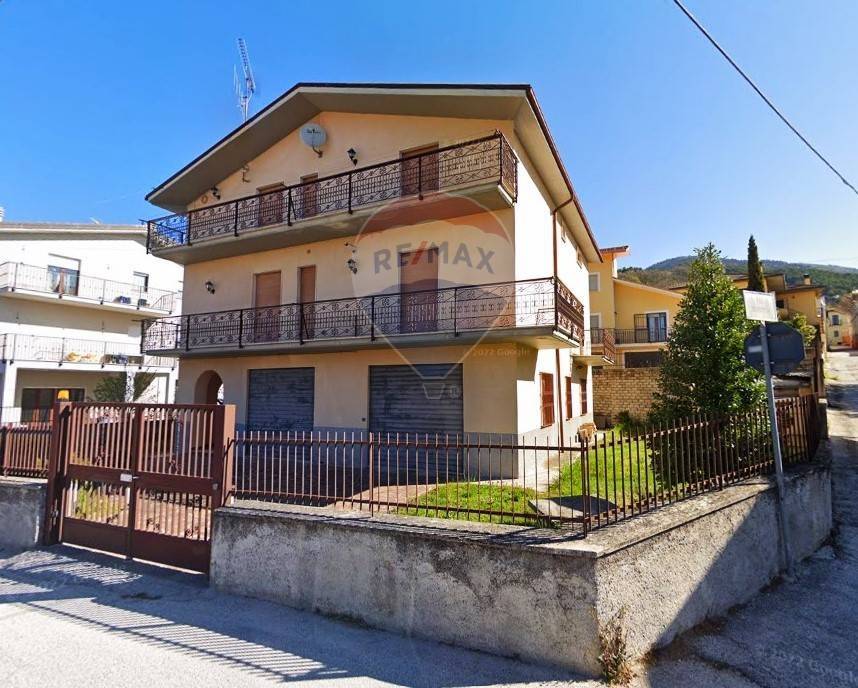 Appartamento in vendita a L'Aquila via Pizzoli, 31
