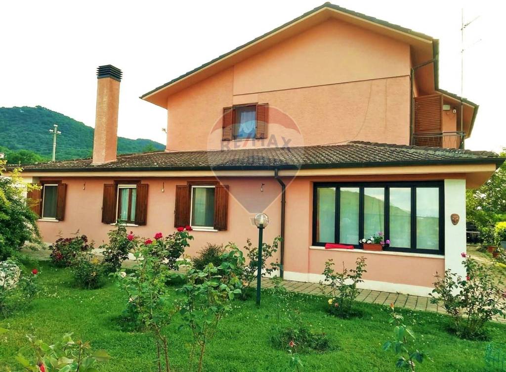 Villa in vendita a Prata d'Ansidonia via San Pio