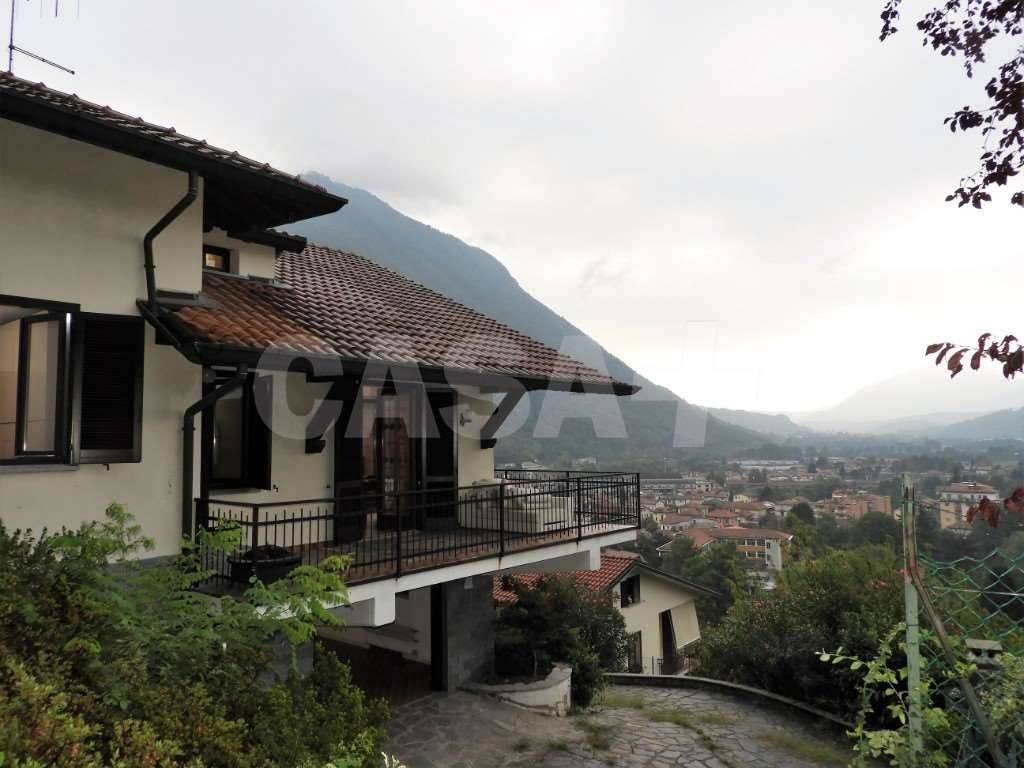 Villa in vendita a Laveno-Mombello via Aubel, 20
