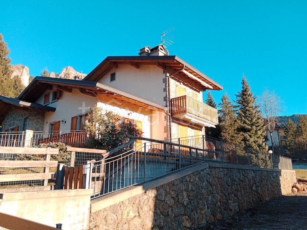 Villa Bifamiliare in vendita a Castione della Presolana via Costa Salaer