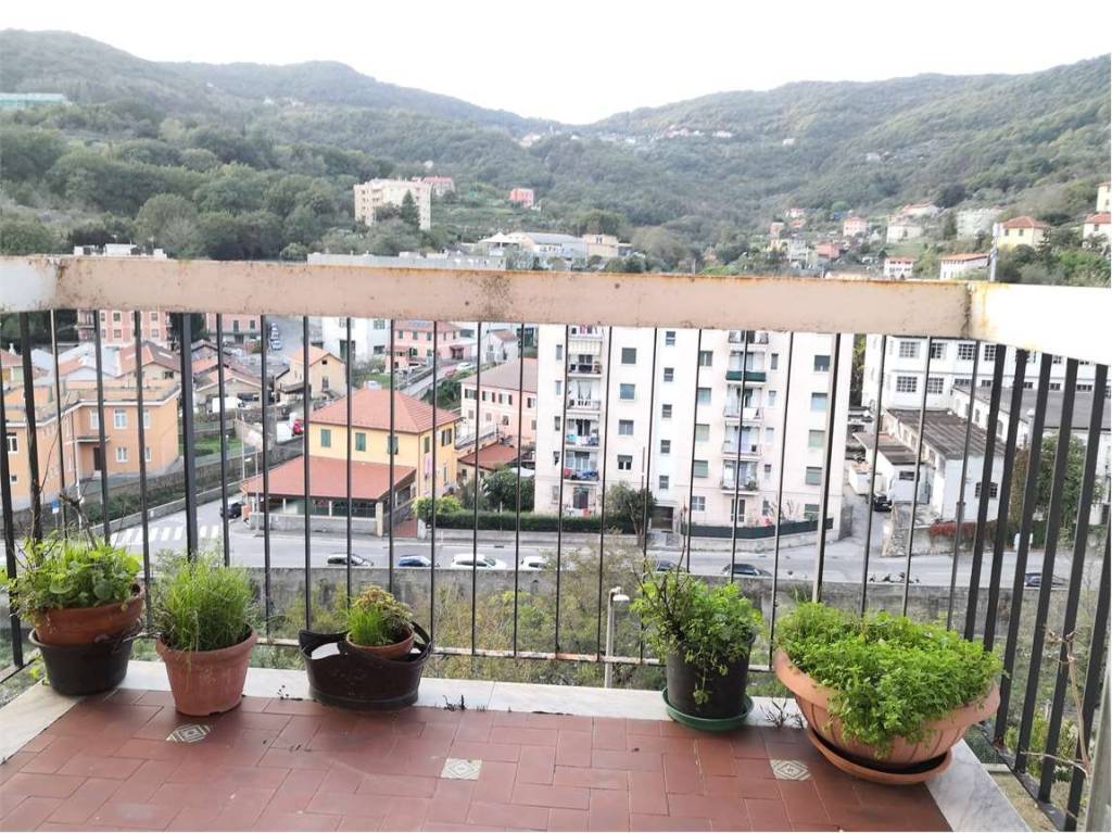 Appartamento in vendita a Genova via Isola del Vescovo