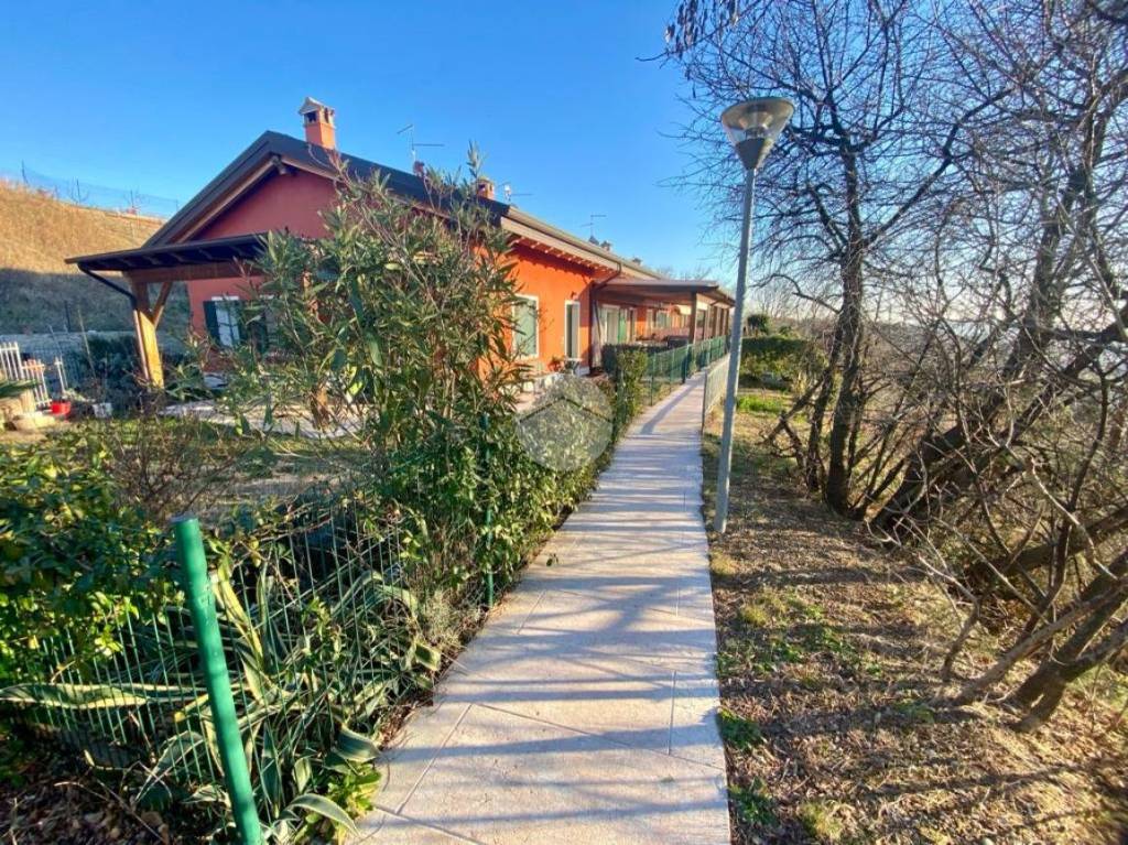 Villa a Schiera in vendita a Rivoli Veronese località Pimpine