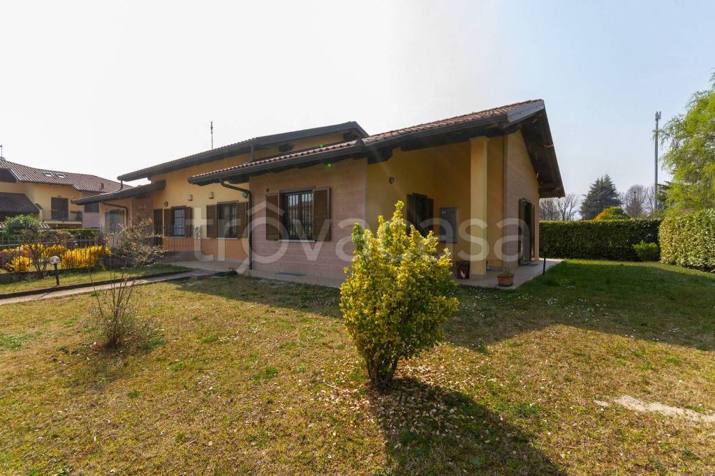 Villa in vendita a Rivarolo Canavese corso Alcide De Gasperi, 11/a