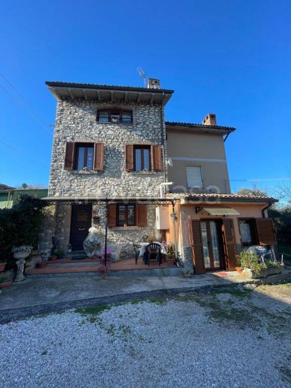 Casa Indipendente in vendita a Colli sul Velino via Enrico Toti, 4
