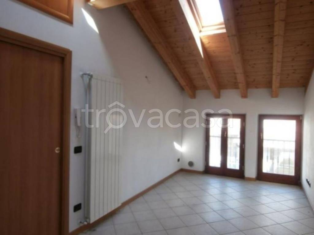 Appartamento in vendita ad Azzano San Paolo via Don a. Bigoni, 9
