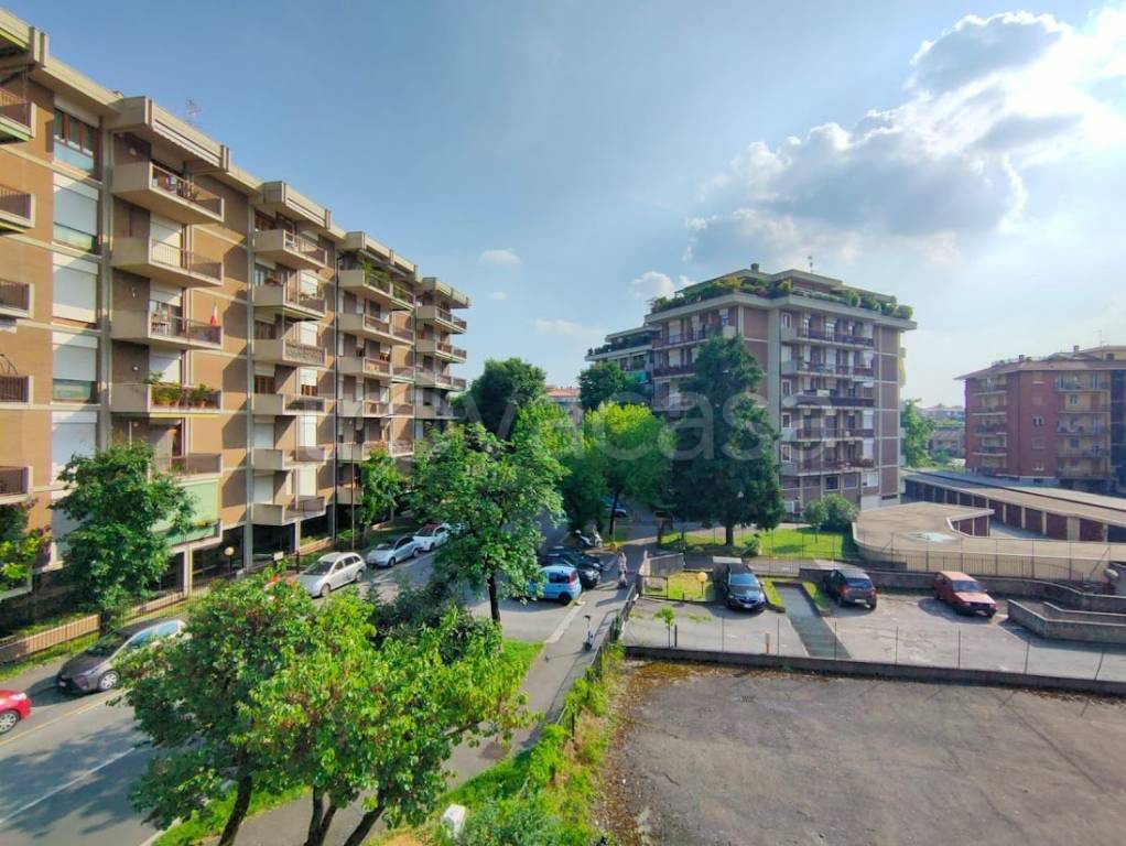 Appartamento in vendita a Bergamo via Giuseppe Gaudenzi, 4