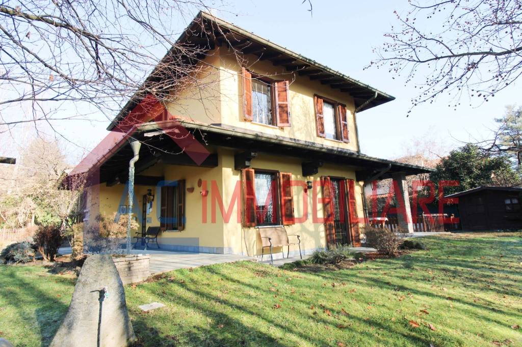 Villa in vendita a Vergiate via Giuseppe Garibaldi