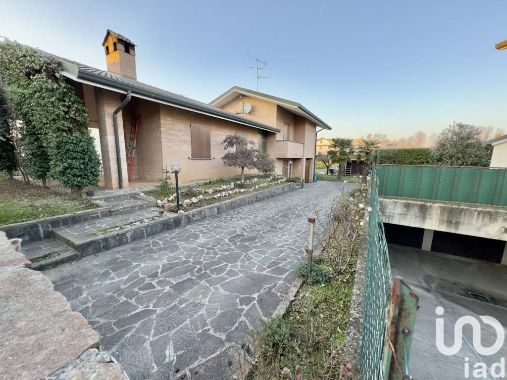 Villa in vendita a Triuggio via Carducci, 5