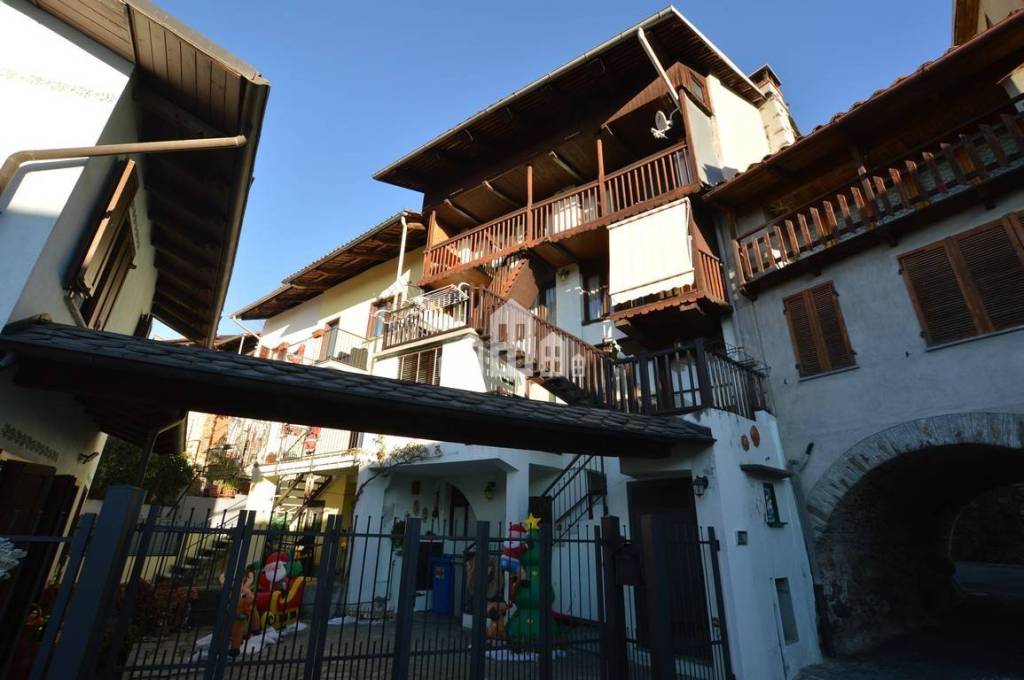 Villa Bifamiliare in vendita a Val di Chy via San Michele, 1