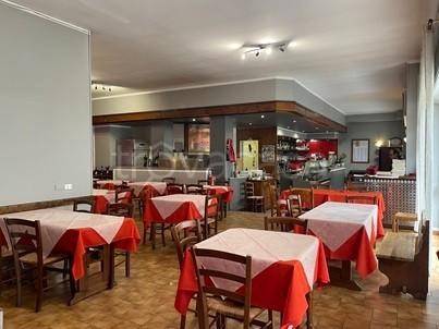 Pizzeria in vendita a Cavour corso Guglielmo Marconi,, 18