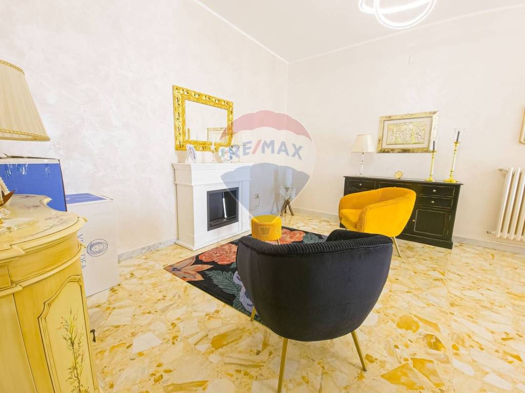 Appartamento in vendita a Manfredonia viale Aldo Moro, 61