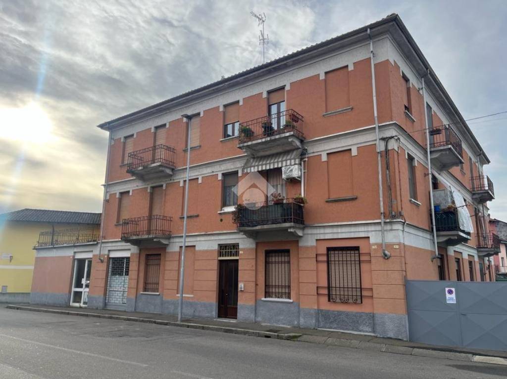 Appartamento in vendita a Novara via Valsesia, 25