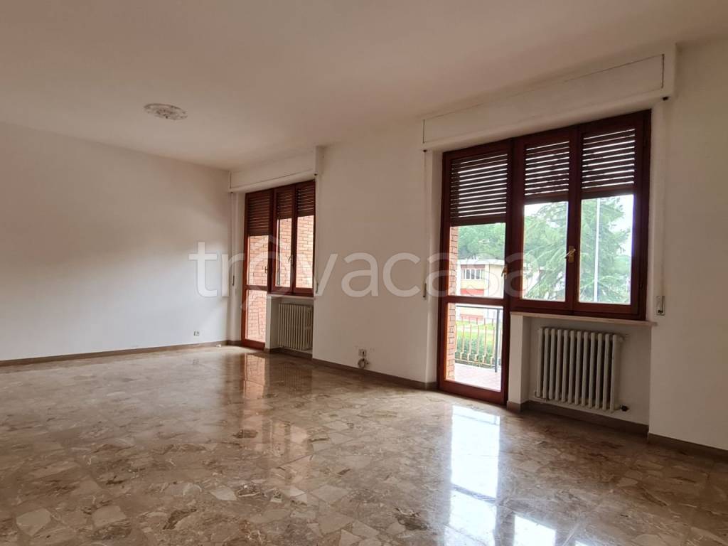 Appartamento in vendita a Jesi via Siro Solazzi