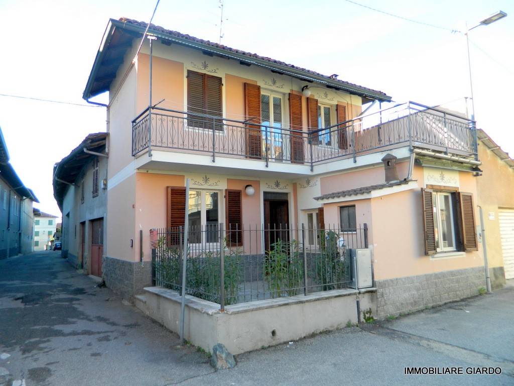 Casa Indipendente in vendita a Buttigliera d'Asti via Dottor Lorenzo Girola, 25