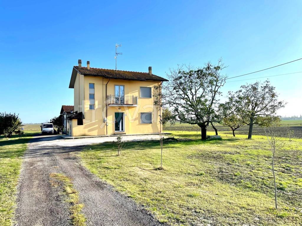 Villa in vendita a Medicina via Portonovo, 779