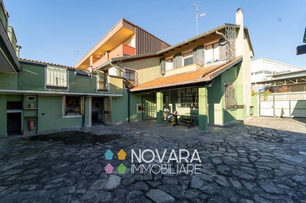 Villa in vendita a Novara via Odescalchi, 16