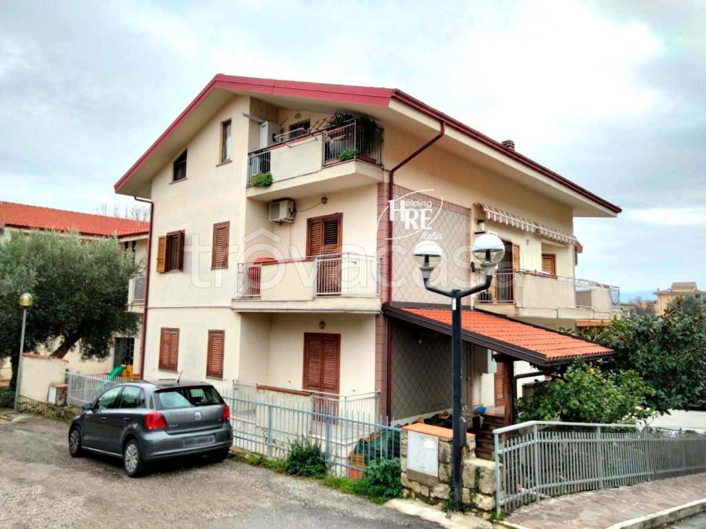 Appartamento in vendita a Marano Marchesato via Giorgio Almirante, 2
