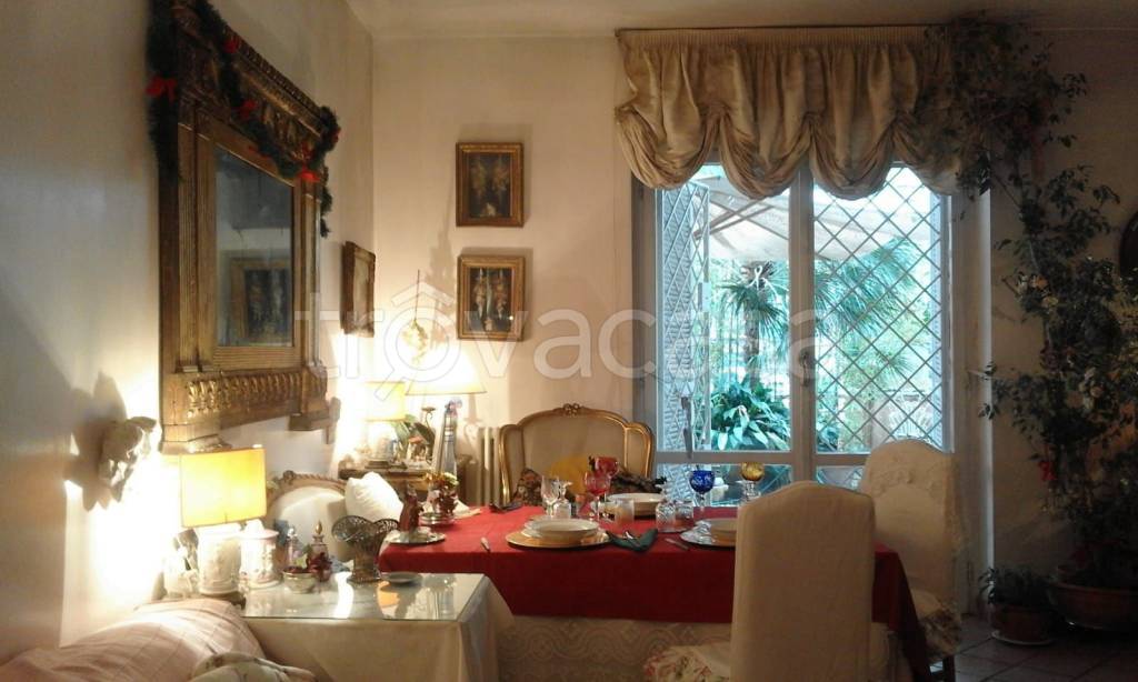 Villa a Schiera in in vendita da privato a Roma via dei Due Ponti, 192
