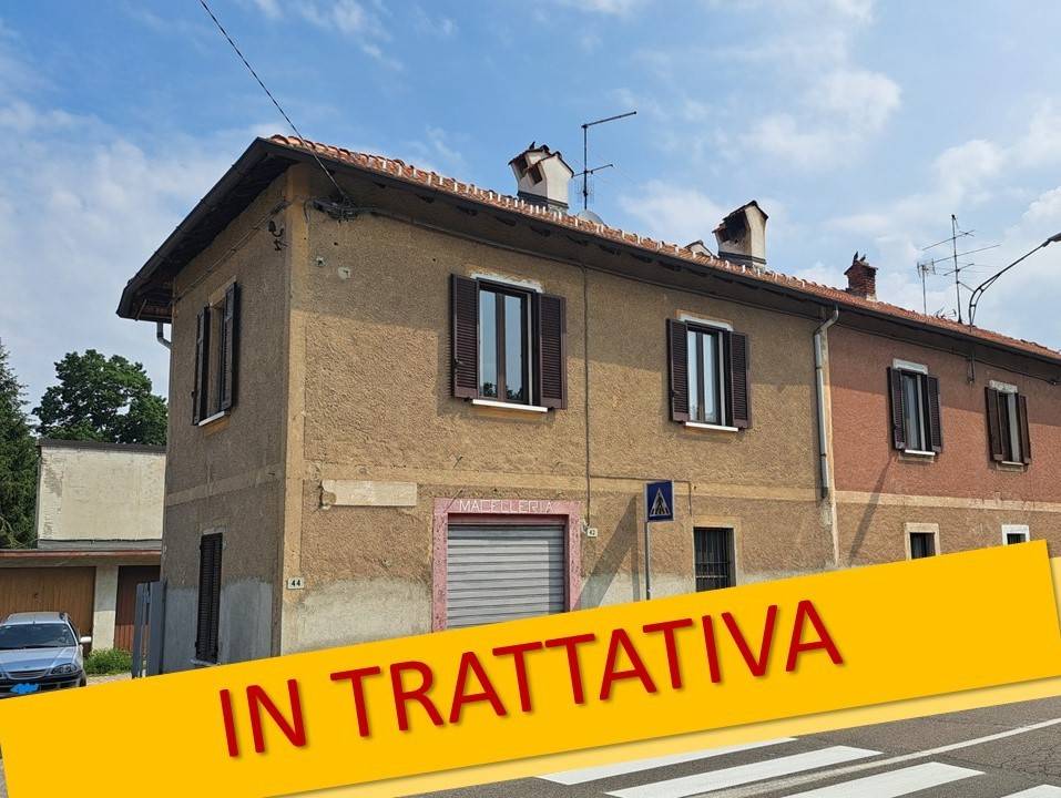 Appartamento in vendita a Tradate via Giosuè Carducci, 40