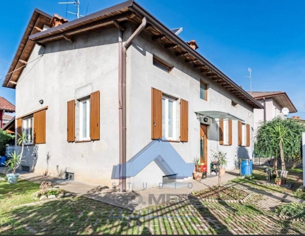 Villa in vendita a Seriate via Solferino