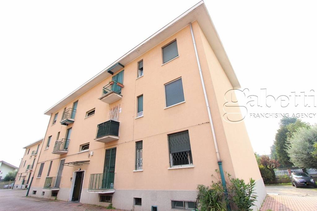 Appartamento in vendita a Pogliano Milanese via Marconi