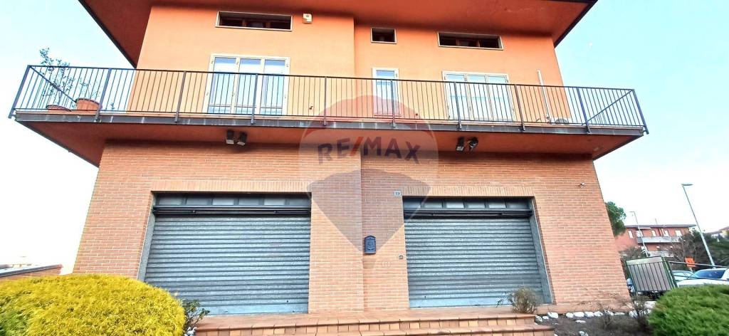 Negozio in affitto a Rogeno via Piave, 31