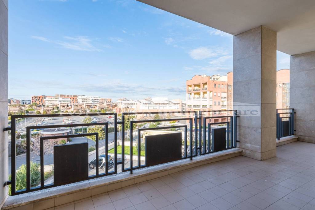 Appartamento in vendita a Roma via Roberto Raviola, 32