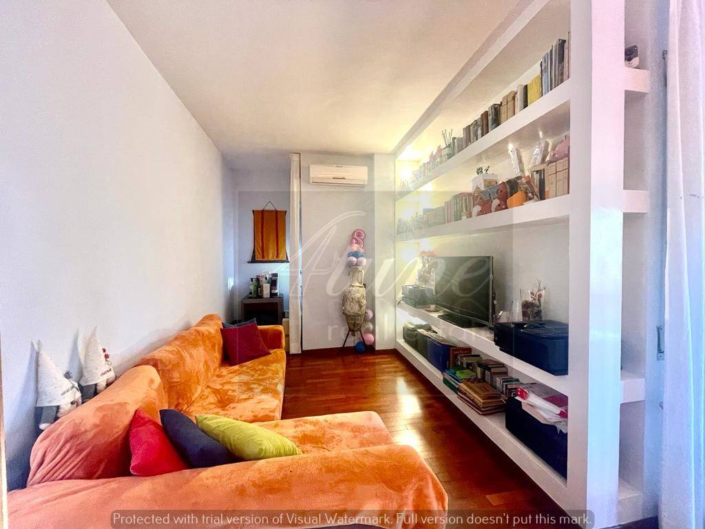 Appartamento in vendita a Roma via Gradoli, 115