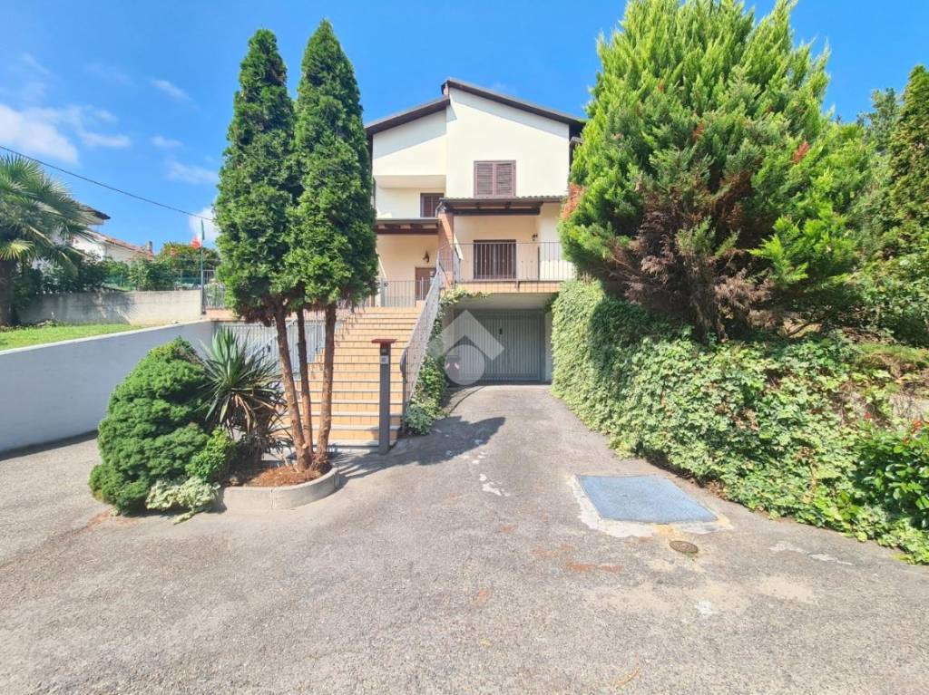 Villa Bifamiliare in vendita ad Asti strada valgera, 32