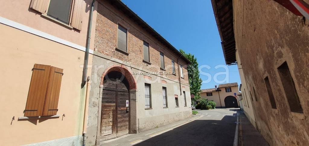 Casa Indipendente in vendita ad Albairate via San Giovanni
