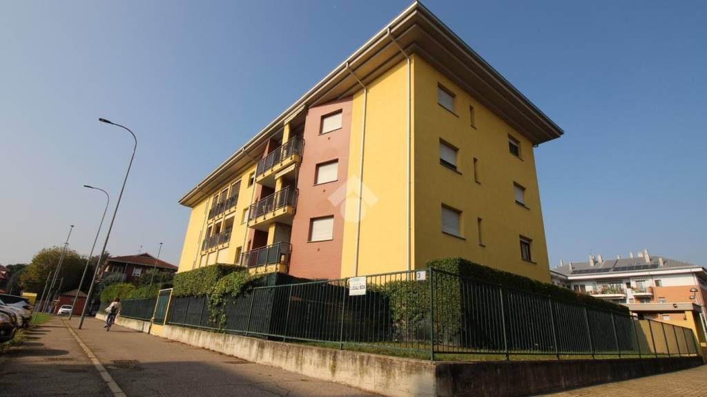 Appartamento in vendita a Rho via Monte Nevoso, 3