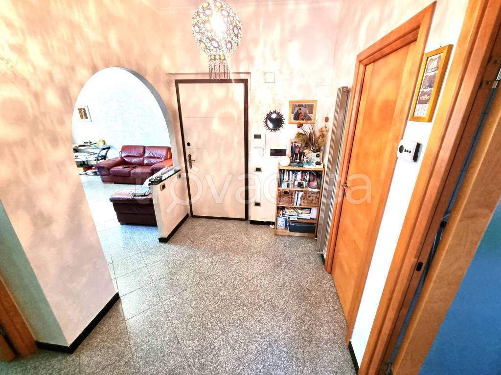 Appartamento in vendita a Roma via Clorinda Menguzzato, 8