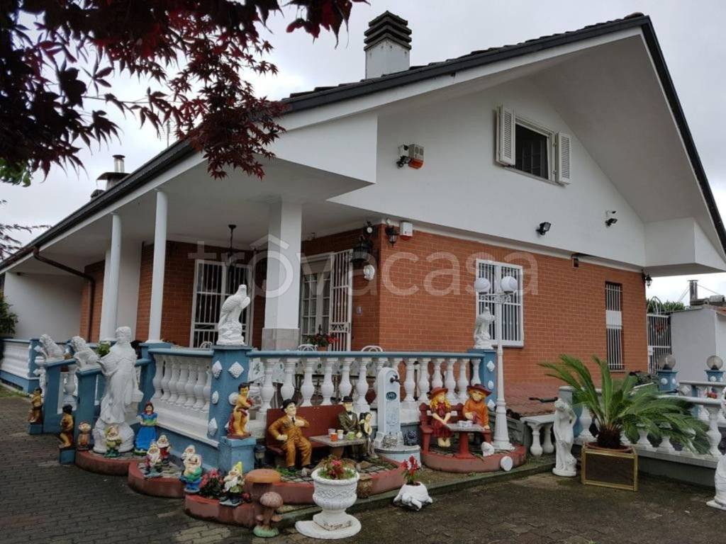 Villa in vendita a San Giusto Canavese viale 4 Novembre